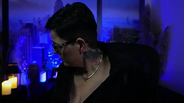 ninarandmann online show from December 18, 2025, 8:01 pm