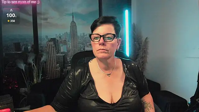 ninarandmann online show from September 12, 2025, 7:46 pm