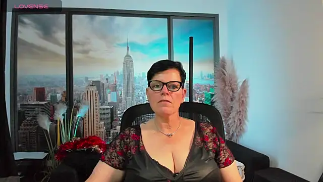 ninarandmann online show from October 14, 2025, 5:13 pm