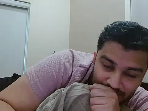 Snapshot of robintoit chatting on February 2, 2026, 3:27 am robintoit online show from February 2, 2026, 3:27 am