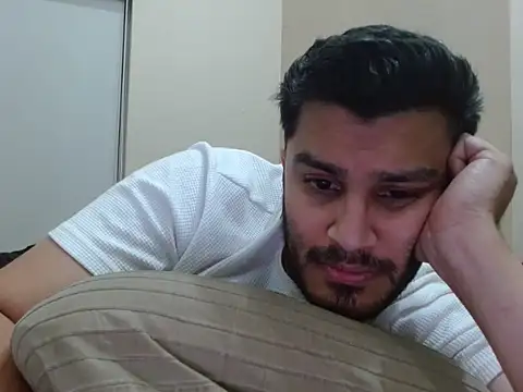 Snapshot of robintoit chatting on February 11, 2026, 4:40 pm robintoit online show from February 11, 2026, 4:40 pm