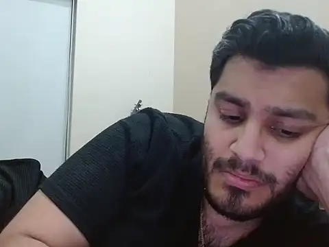 Snapshot of robintoit chatting on February 17, 2026, 5:32 pm robintoit online show from February 17, 2026, 5:32 pm