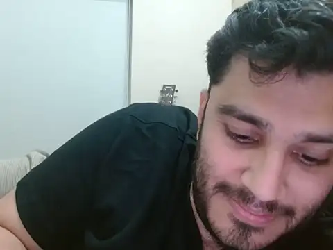 Snapshot of robintoit chatting on June 10, 2026, 5:47 pm robintoit online show from June 10, 2026, 5:47 pm