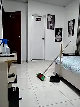 Natasha milf   online show from February 11, 2026, 1:05 am