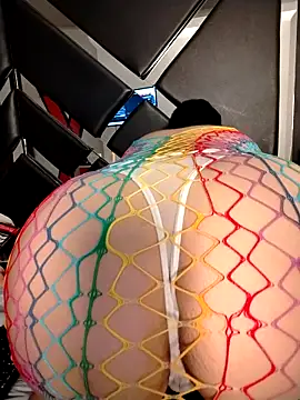 Natasha milf   online show from April 16, 2026, 9:39 pm