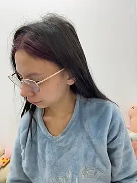 Bonniepark online show from December 14, 2025, 10:10 am