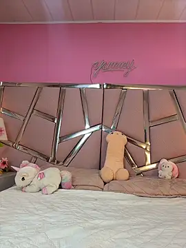 Bonniepark online show from April 8, 2026, 12:39 pm