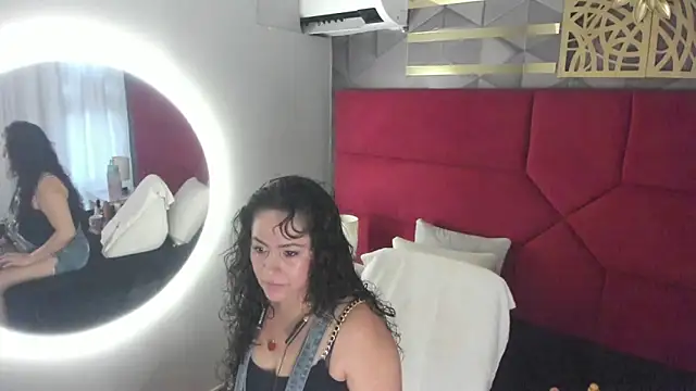 Snapshot of hanny_milf chatting on April 19, 2026, 11:11 am hanny milf online show from April 19, 2026, 11:11 am