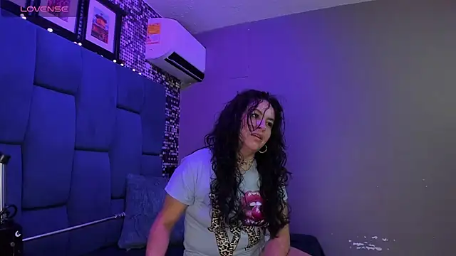 hanny milf online show from November 20, 2025, 11:33 am