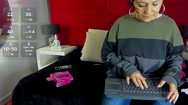 hanny milf online show from March 13, 2025, 6:45 pm