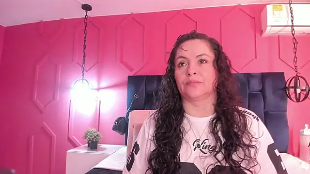 Snapshot of hanny_milf chatting on May 24, 2026, 11:32 am hanny milf online show from May 24, 2026, 11:32 am