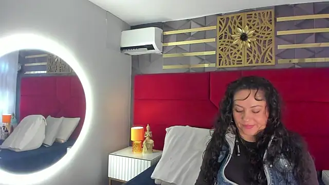 Snapshot of hanny_milf chatting on April 23, 2026, 11:49 am hanny milf online show from April 23, 2026, 11:49 am