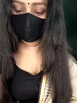 Idhika Paul online show from November 6, 2025, 12:42 pm