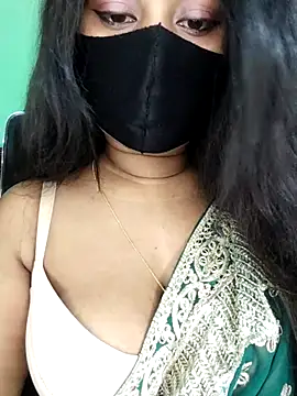 Idhika Paul online show from March 8, 2026, 2:31 pm