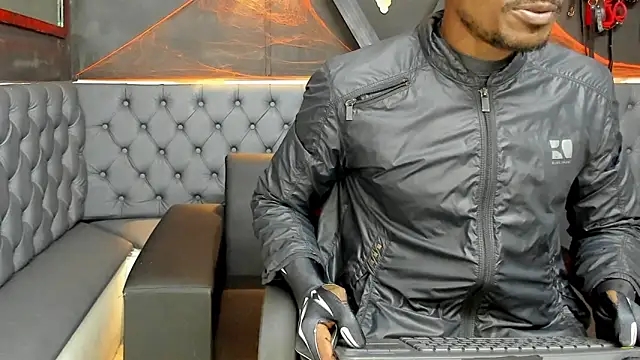 Snapshot of Terrance_z chatting on October 29, 2025, 6:34 am Terrance z online show from October 29, 2025, 6:34 am