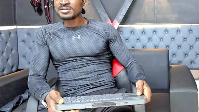 Snapshot of Terrance_z chatting on November 30, 2025, 7:25 pm Terrance z online show from November 30, 2025, 7:25 pm