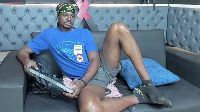 Snapshot of Terrance_z chatting on November 20, 2025, 8:09 pm Terrance z online show from November 20, 2025, 8:09 pm