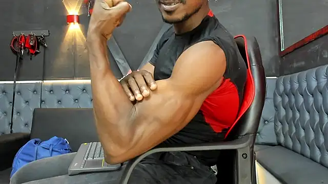 Snapshot of Terrance_z chatting on November 5, 2025, 8:12 pm Terrance z online show from November 5, 2025, 8:12 pm