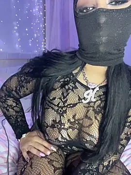 kamila french online show from October 15, 2025, 9:01 pm