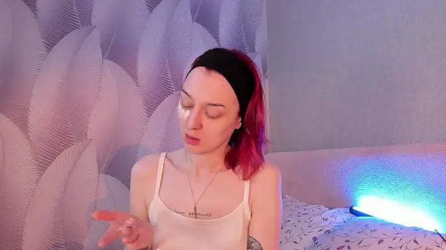 CrystalRey online show from March 21, 2025, 5:21 am