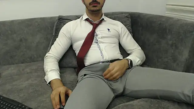 Snapshot of Naughtb0y chatting on May 15, 2026, 9:46 pm Naughtb0y online show from May 15, 2026, 9:46 pm