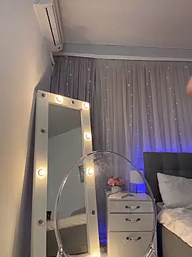 Milkissss online show from November 25, 2025, 9:59 pm