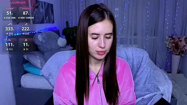 Milkissss online show from September 30, 2025, 8:04 pm