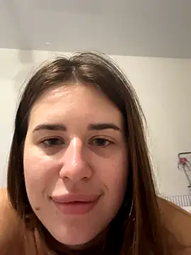 Milkissss online show from October 23, 2025, 7:34 pm