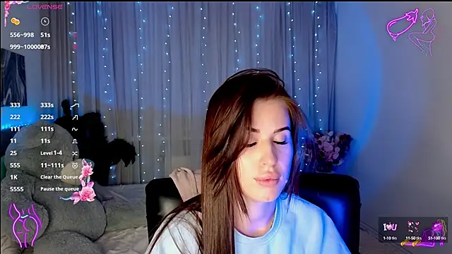 Milkissss online show from September 13, 2025, 9:15 pm