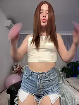 Milkissss online show from March 21, 2025, 6:51 pm