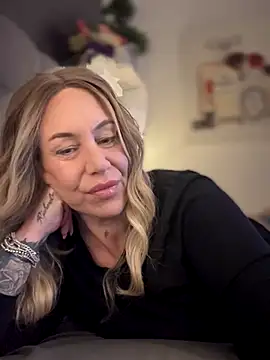 blondebitch2 online show from November 10, 2025, 11:04 am