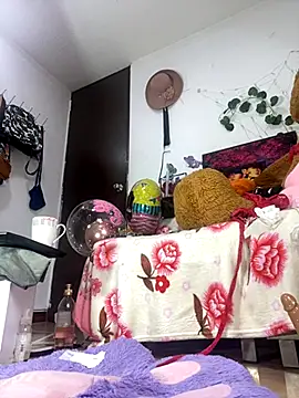 Atenea168 online show from October 2, 2025, 9:18 pm