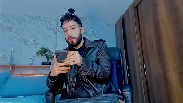 bruno woods online show from December 1, 2024, 4:34 pm