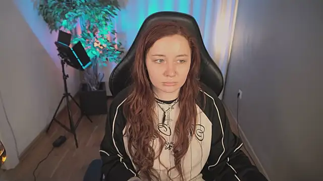 carolina elf online show from March 2, 2025, 1:20 pm