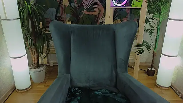 carolina elf online show from March 16, 2025, 4:01 pm