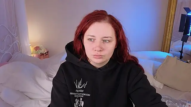 carolina elf online show from September 11, 2025, 6:02 am