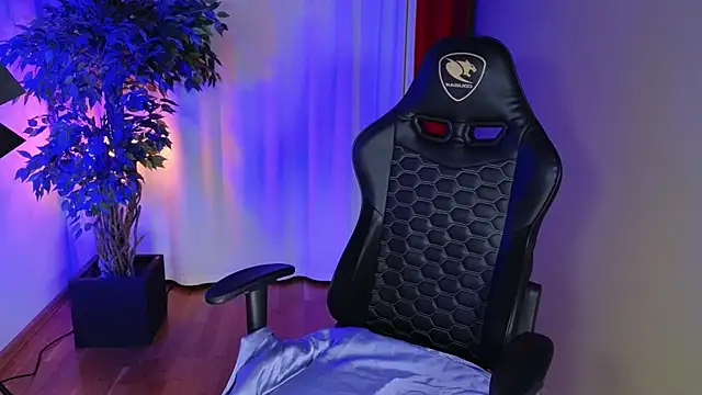 carolina elf online show from October 11, 2025, 6:36 am