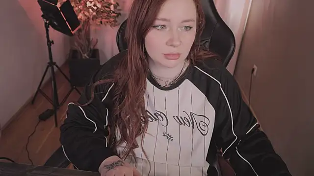 carolina elf online show from March 2, 2025, 4:25 pm