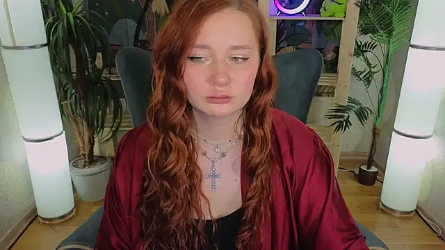 carolina elf online show from March 18, 2025, 6:39 am