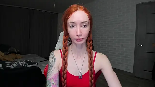 Roxy Silver online show from November 11, 2025, 9:42 pm