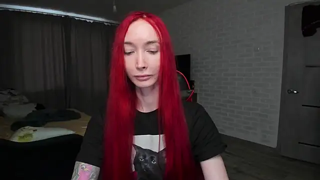 Snapshot of Roxy_Silver chatting on February 13, 2026, 11:43 am Roxy Silver online show from February 13, 2026, 11:43 am