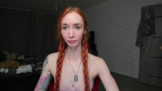 Roxy Silver online show from October 15, 2025, 8:06 pm