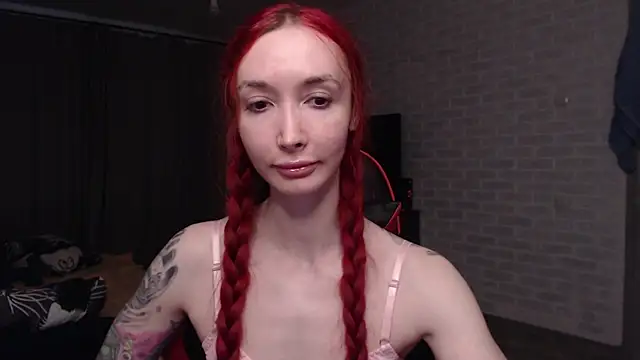 Roxy Silver online show from May 16, 2026, 2:10 am