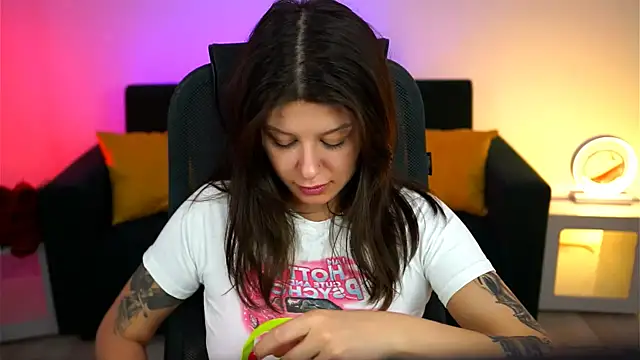 NicoleMun online show from March 16, 2025, 5:25 am