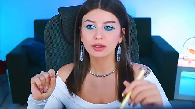 NicoleMun online show from February 25, 2025, 8:42 pm