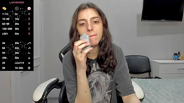 broosnica1 online show from October 12, 2025, 8:37 am