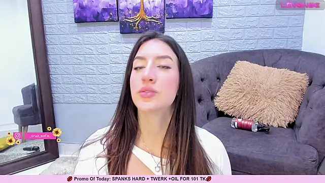  AlejaCruz  online show from March 12, 2025, 11:01 pm