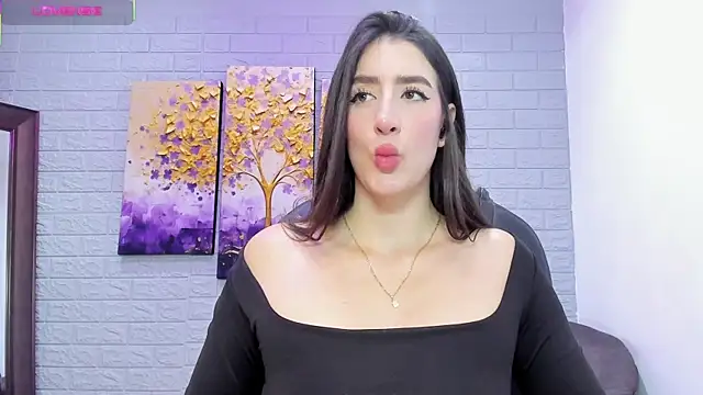  AlejaCruz  online show from October 6, 2025, 7:14 pm