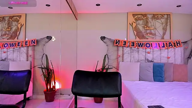  AlejaCruz  online show from October 28, 2025, 5:01 pm