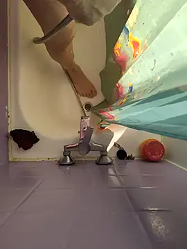 claudemichel online show from November 10, 2025, 9:58 am